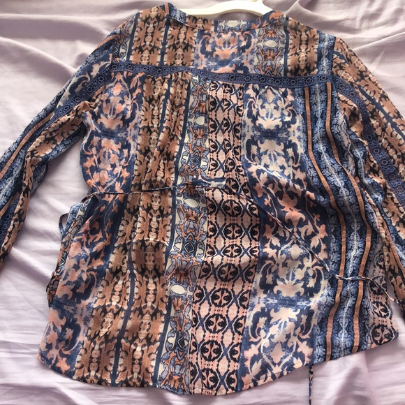 Patterned Blouse - Picture 2 of 2